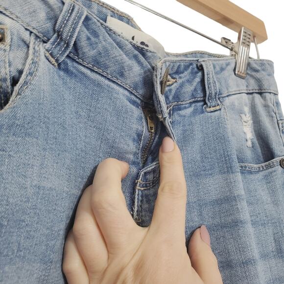 Jolt | Distressed Light Wash Skinny Jeans - Picture 5 of 8